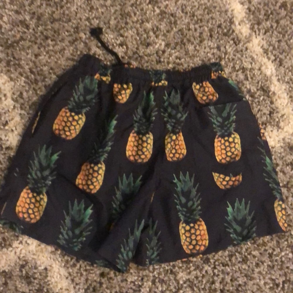 Pineapple trunks - Picture 3 of 3